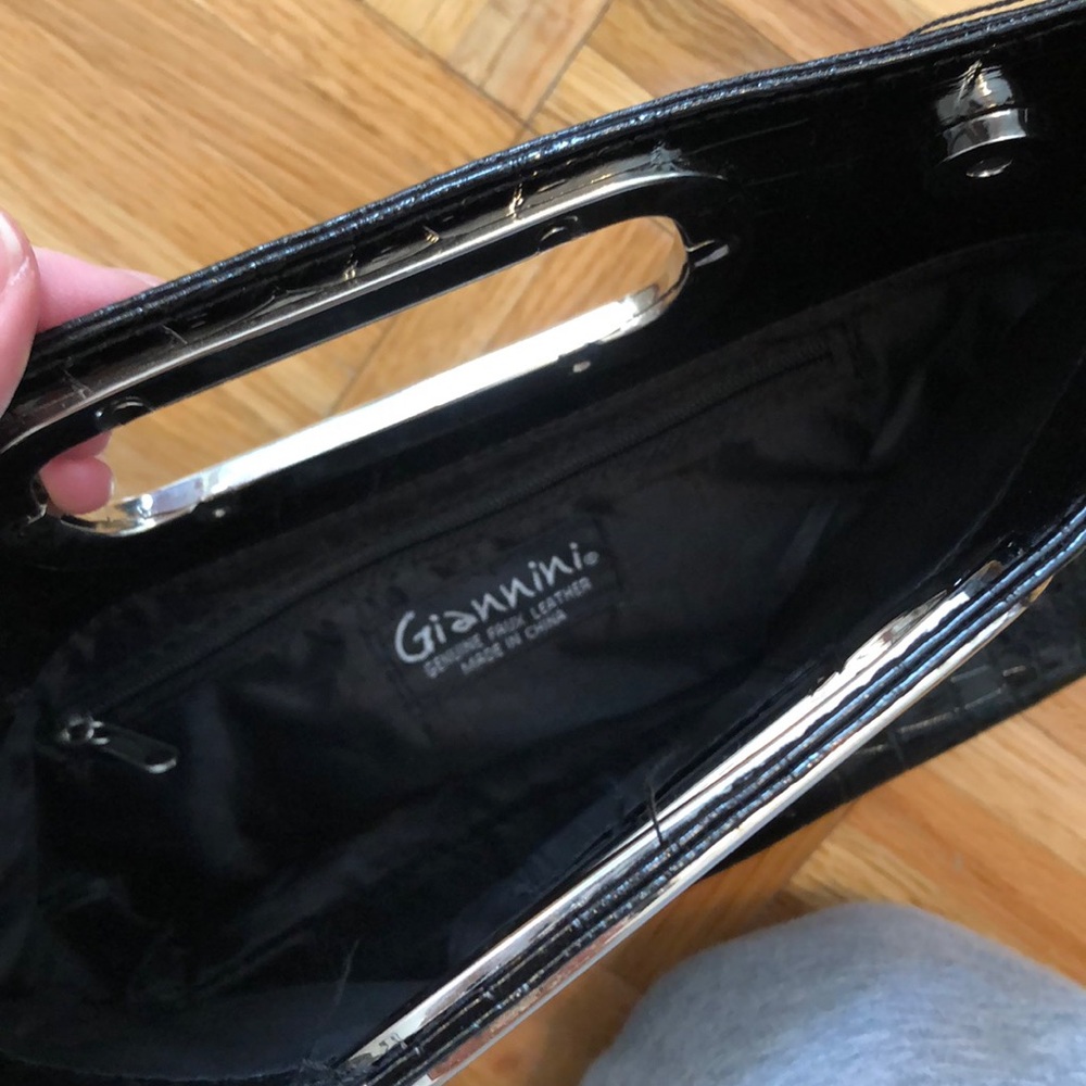 Beautiful Handbag - Picture 3 of 7